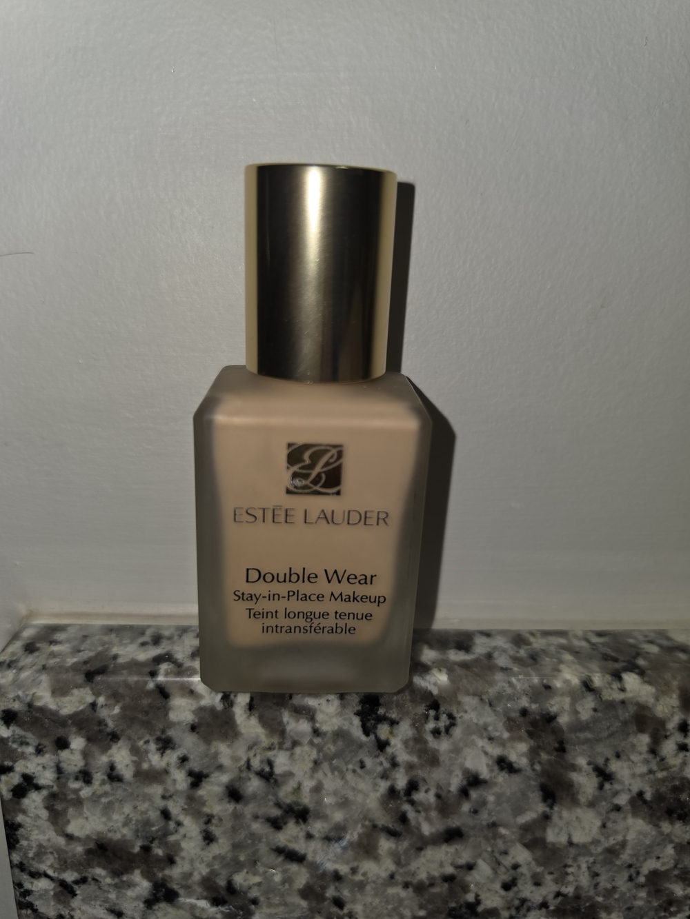 Estee Lauder Double Wear Stay-in-Place Makeup.  2N2 Buff